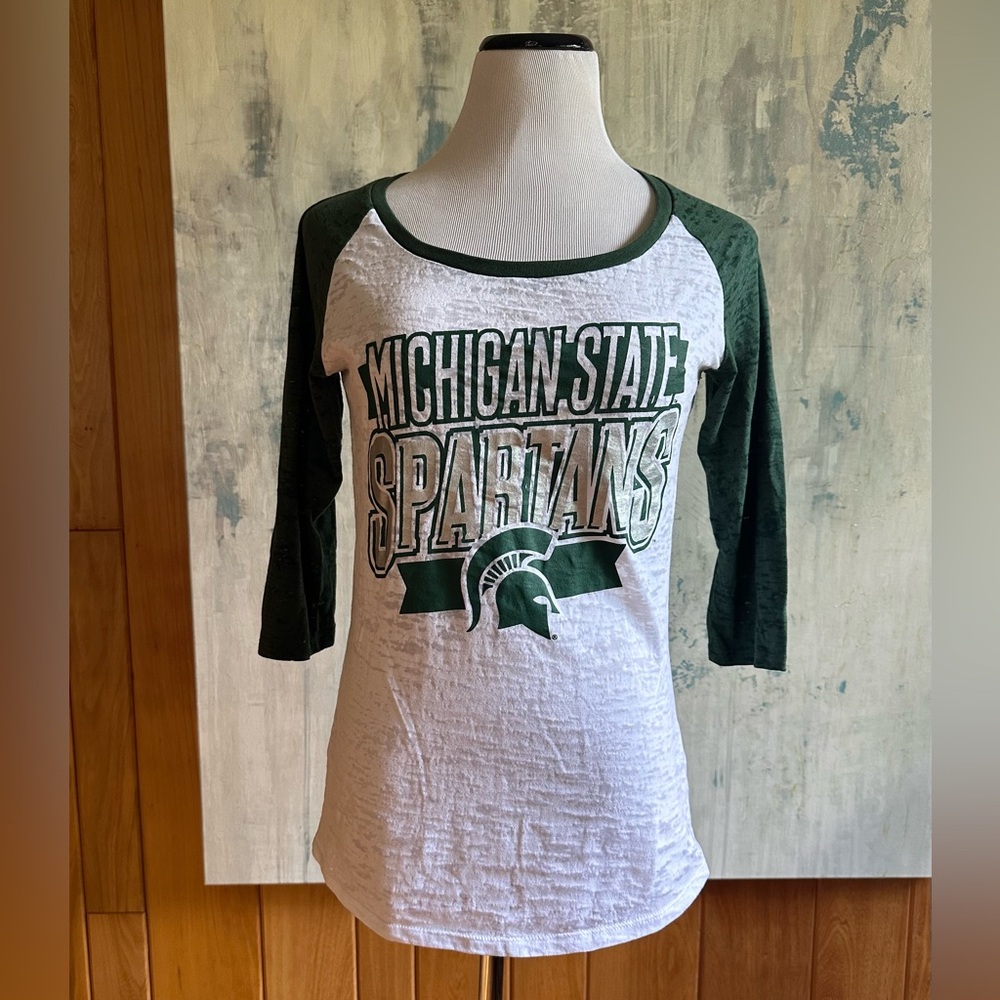 Campus LifeStyle Women’s Medium Michigan State Spartans Lightweight T-Shirt!
